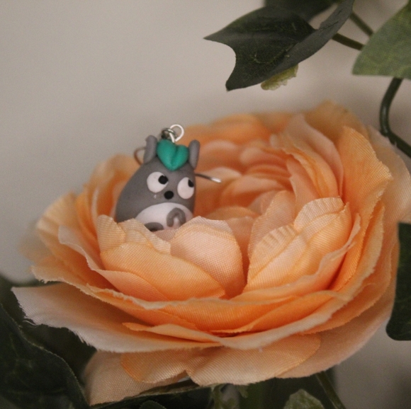 Totoro Earrings - Picture 1 of 2